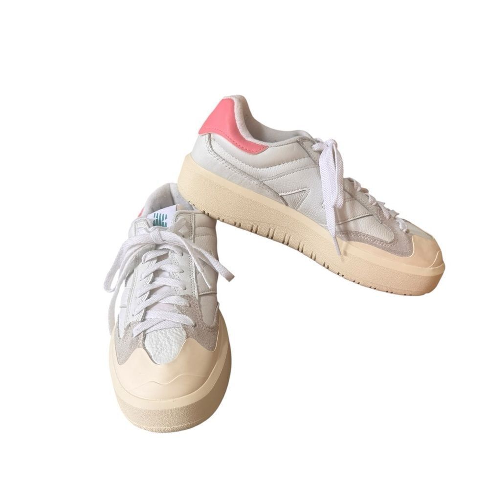 New Balance CT302 Sneakers in white/natural pink mens 8.5 women’s 10